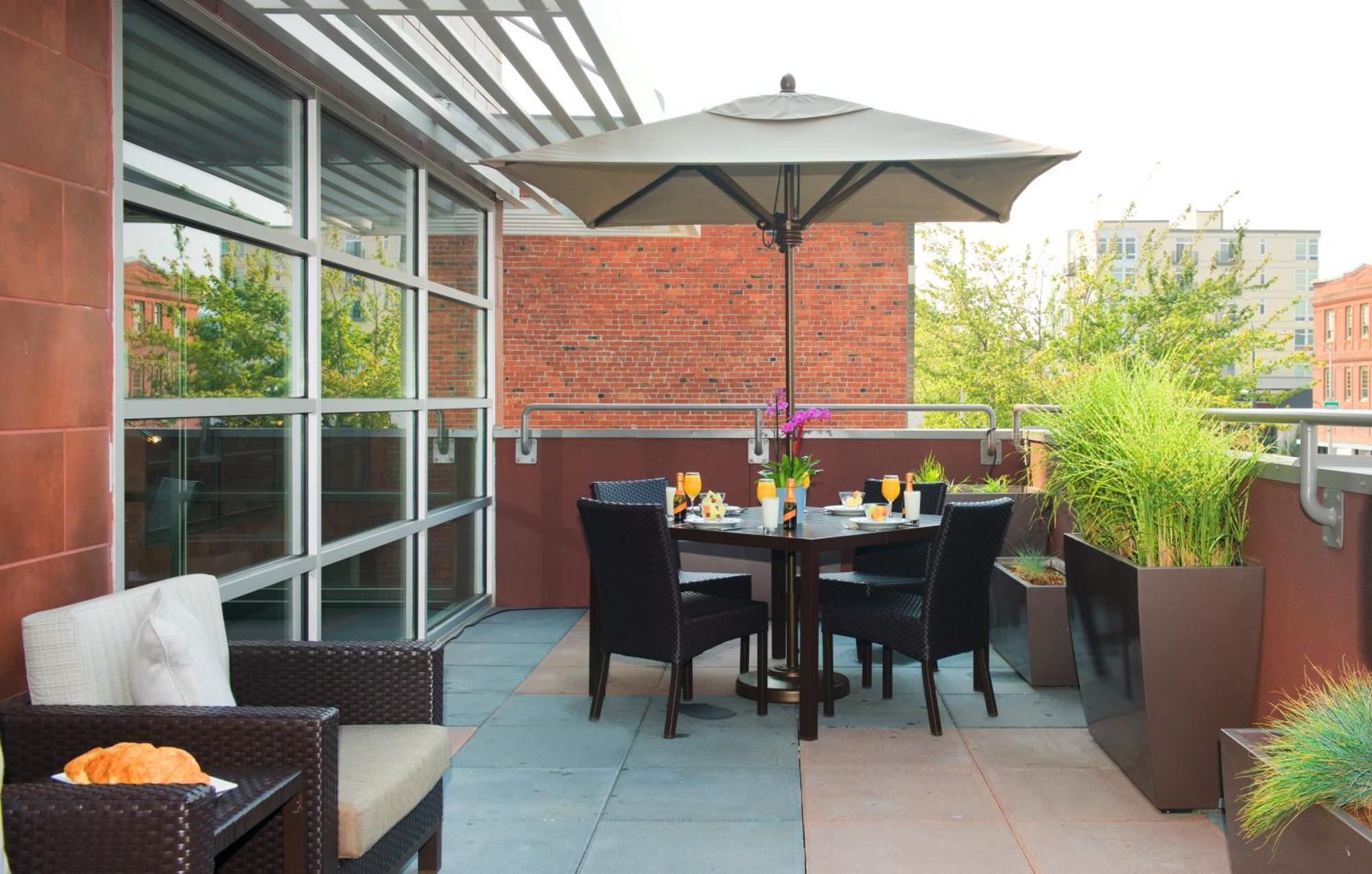 Courtyard By Marriott Seattle Everett Downtown Экстерьер фото
