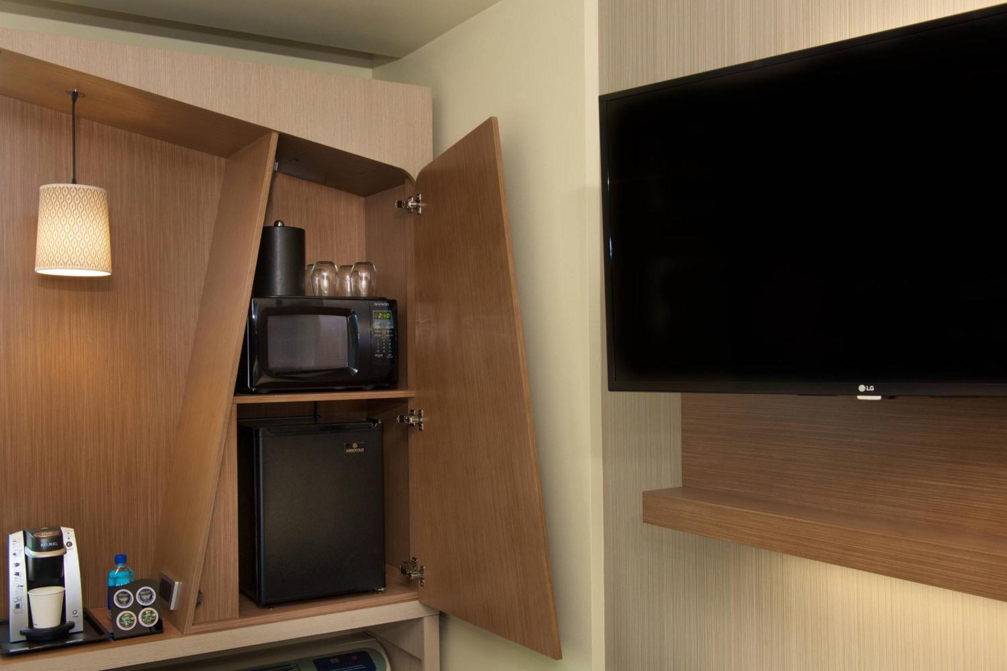 Courtyard By Marriott Seattle Everett Downtown Экстерьер фото