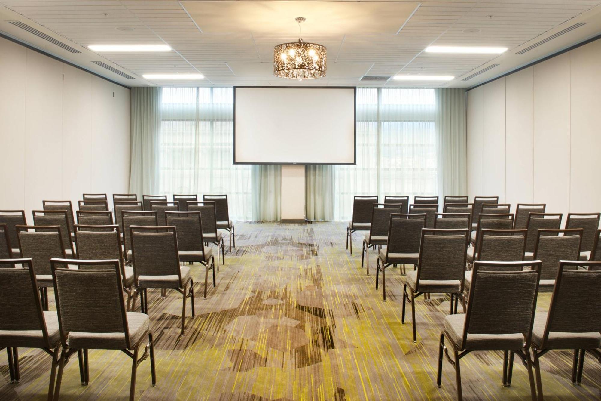 Courtyard By Marriott Seattle Everett Downtown Экстерьер фото