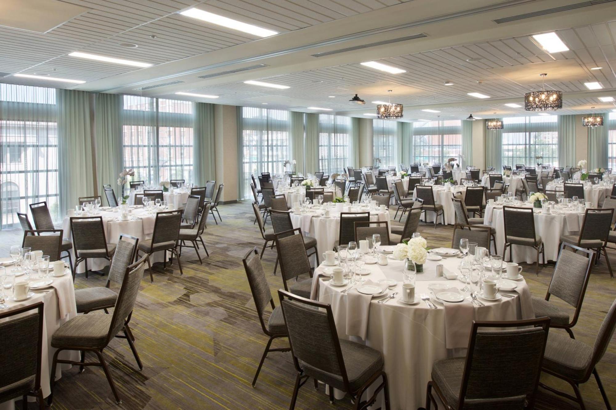 Courtyard By Marriott Seattle Everett Downtown Экстерьер фото
