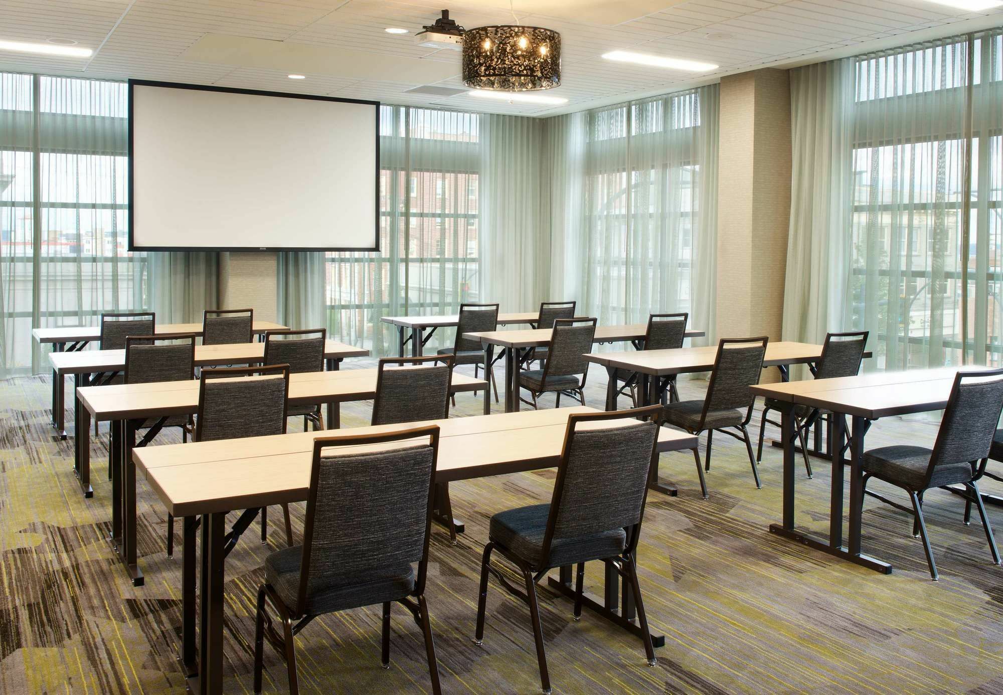 Courtyard By Marriott Seattle Everett Downtown Экстерьер фото